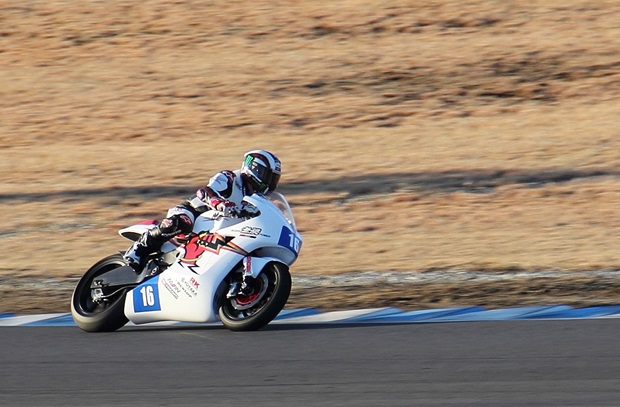 Isle of Man TT legend John McGuinness tests the Mugen Shinden at Motegi
